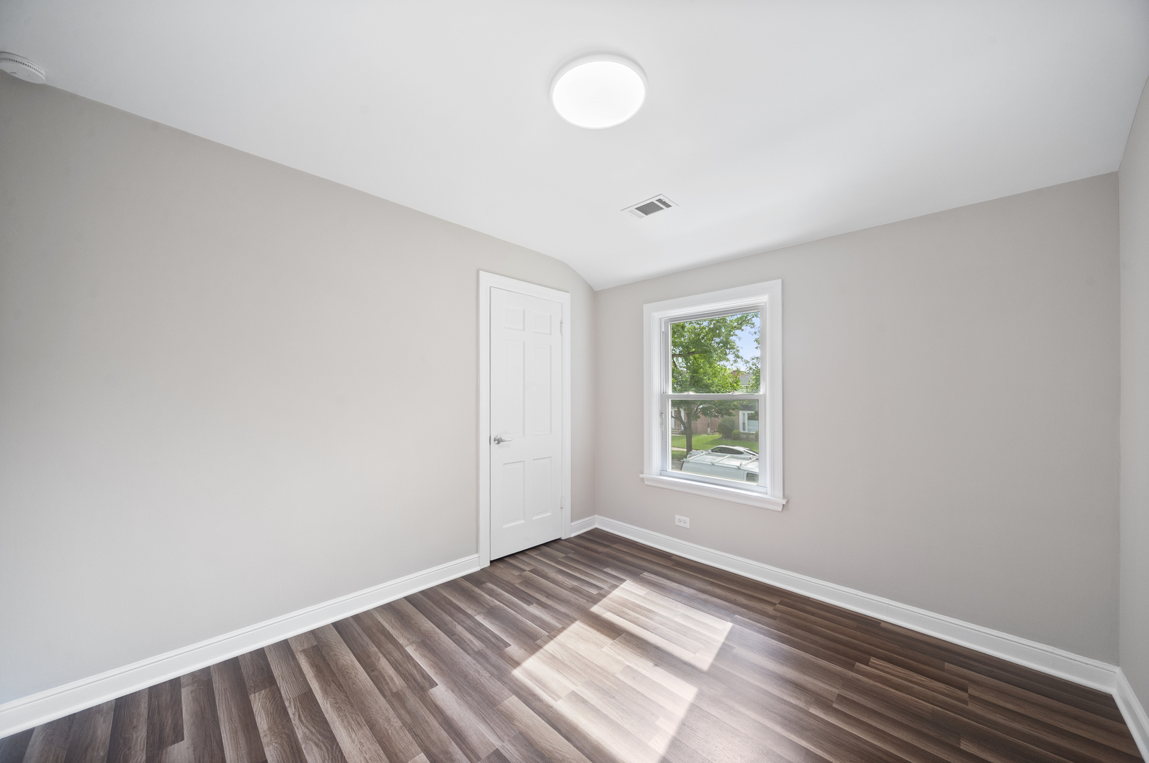 6711 N Monticello Avenue Property Photo 15