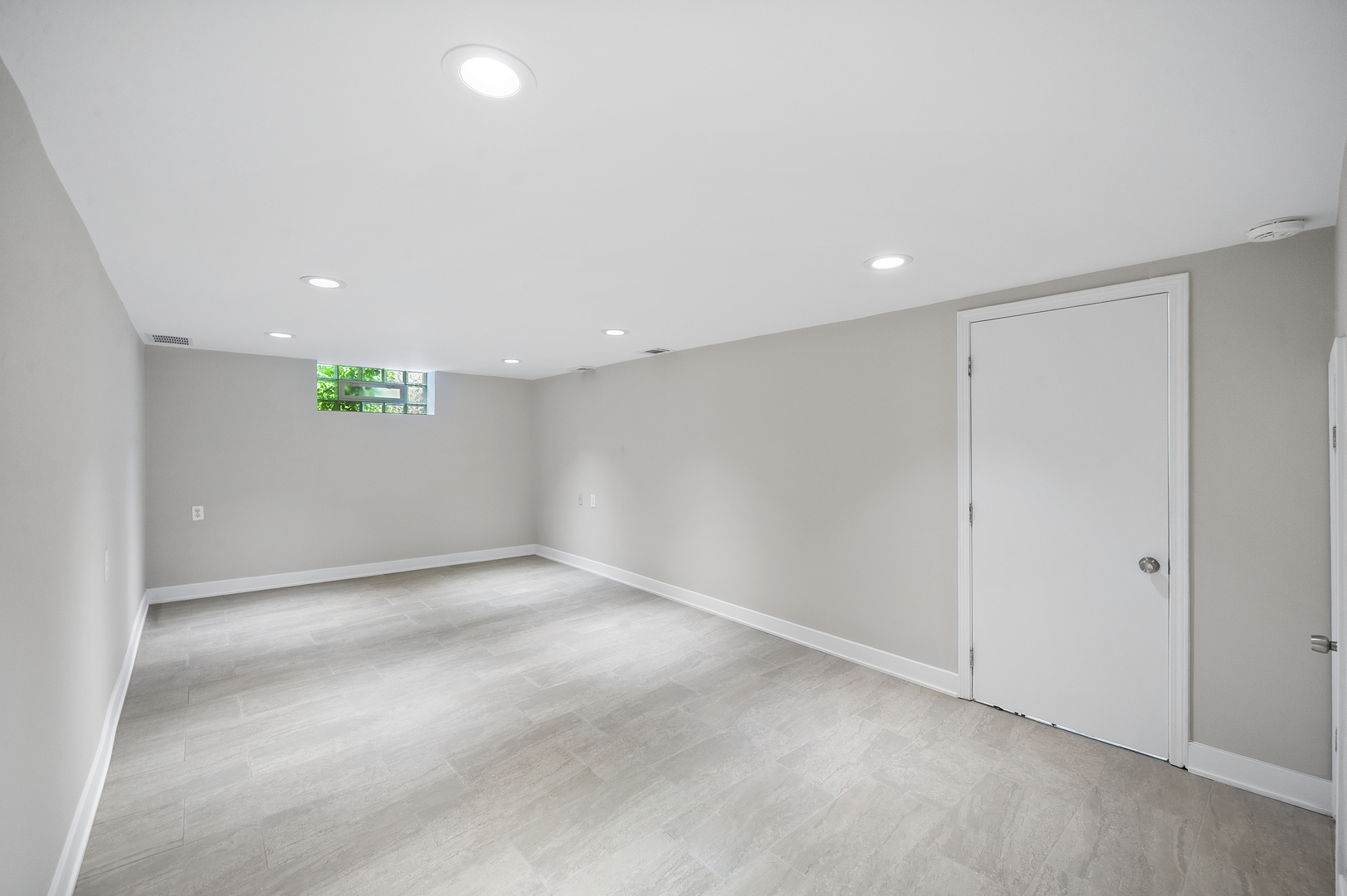 6711 N Monticello Avenue Property Photo 18