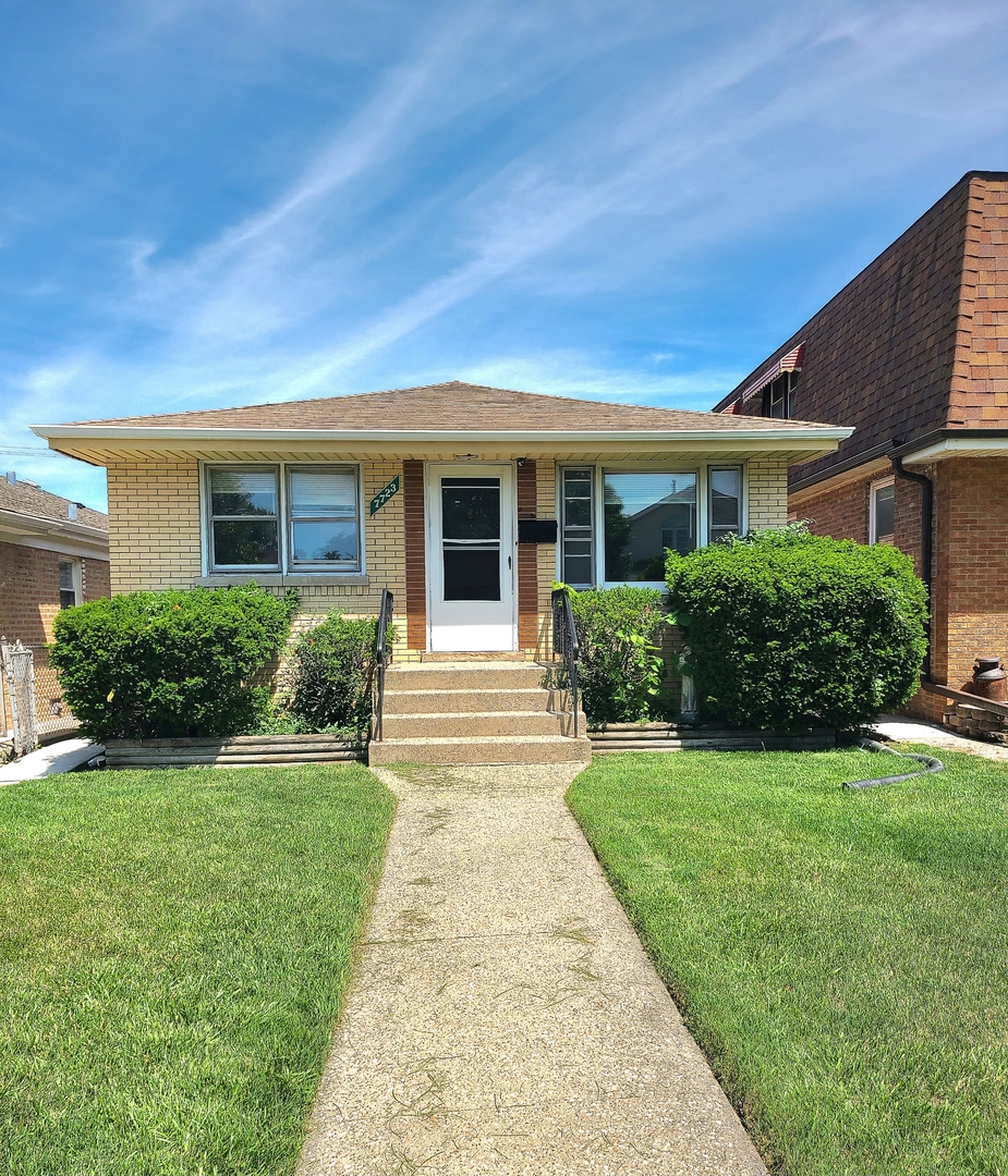 7723 Leclaire Avenue Property Photo 1