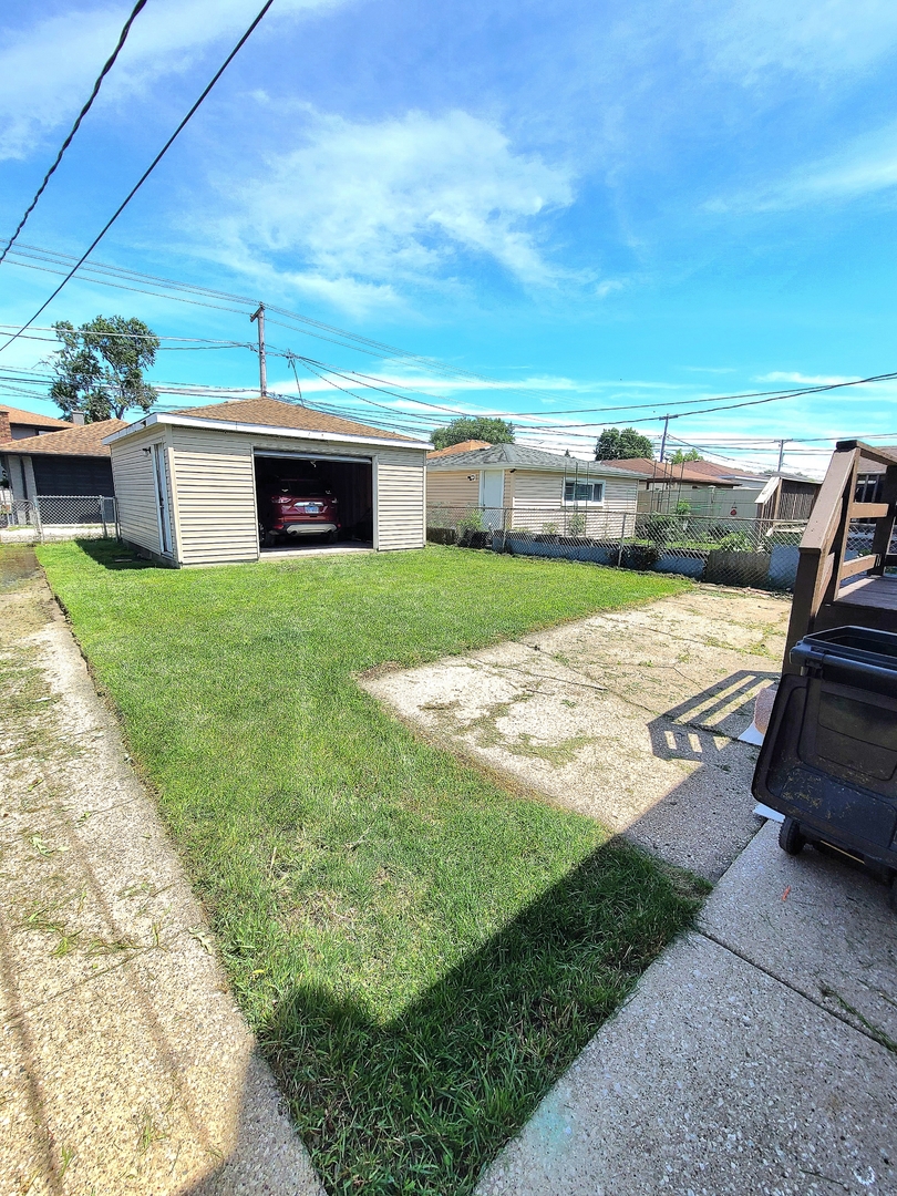 7723 Leclaire Avenue Property Photo 10