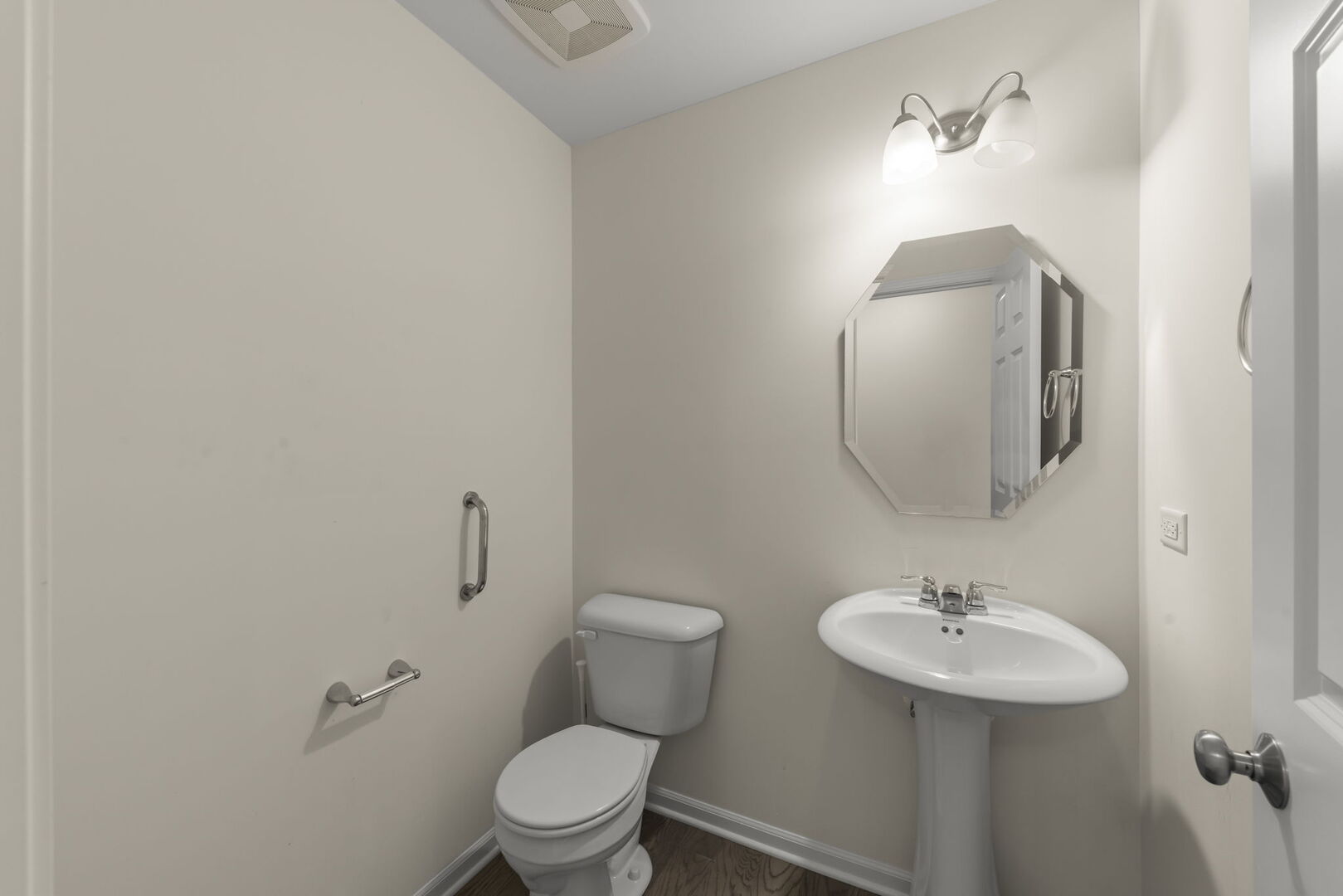 4200 Calder Lane Property Photo 10