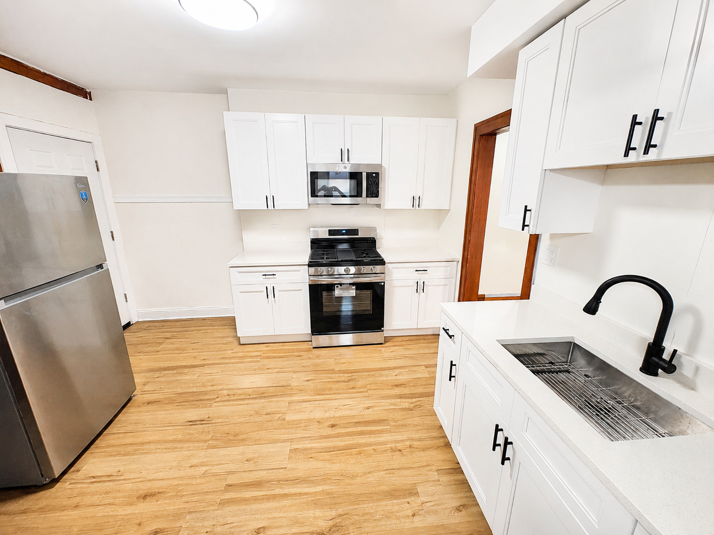 6807 S Artesian Avenue 2n Property Photo 4