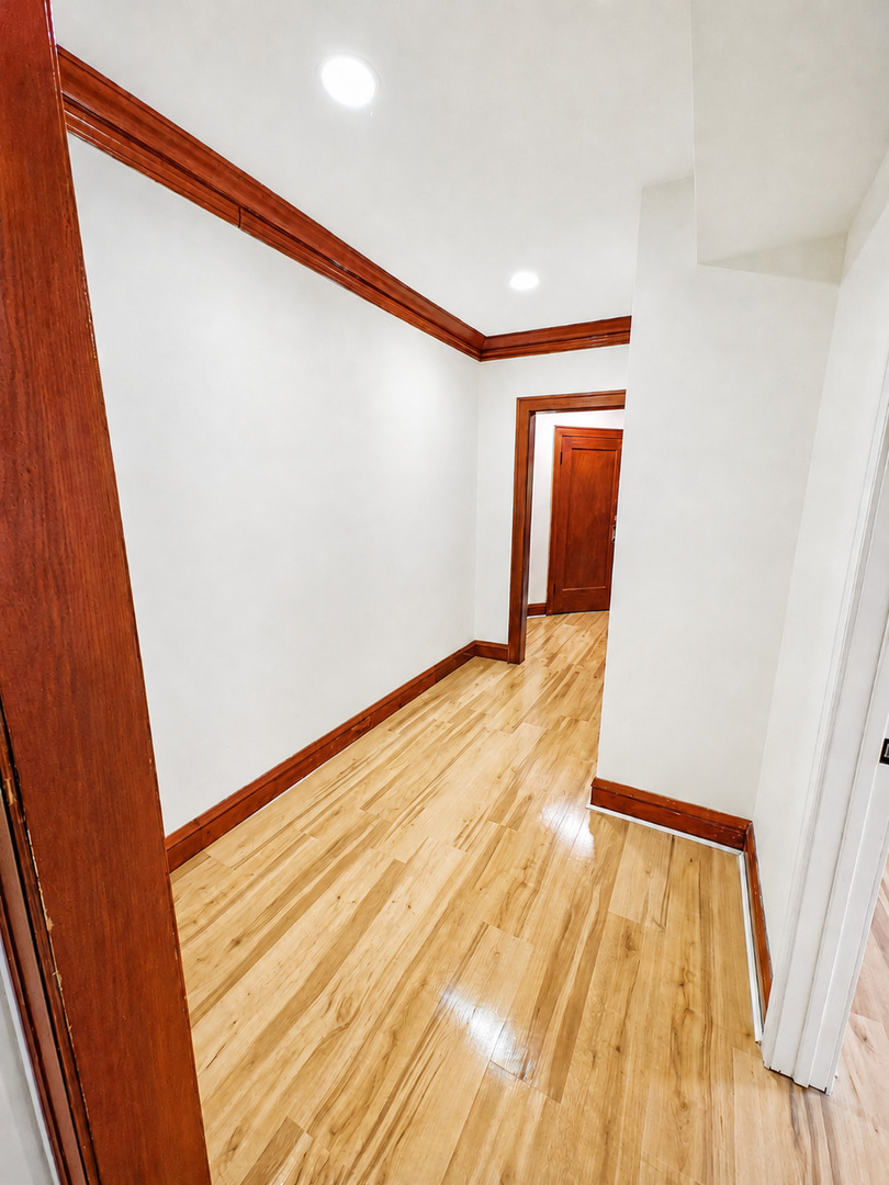 6807 S Artesian Avenue 2n Property Photo 13
