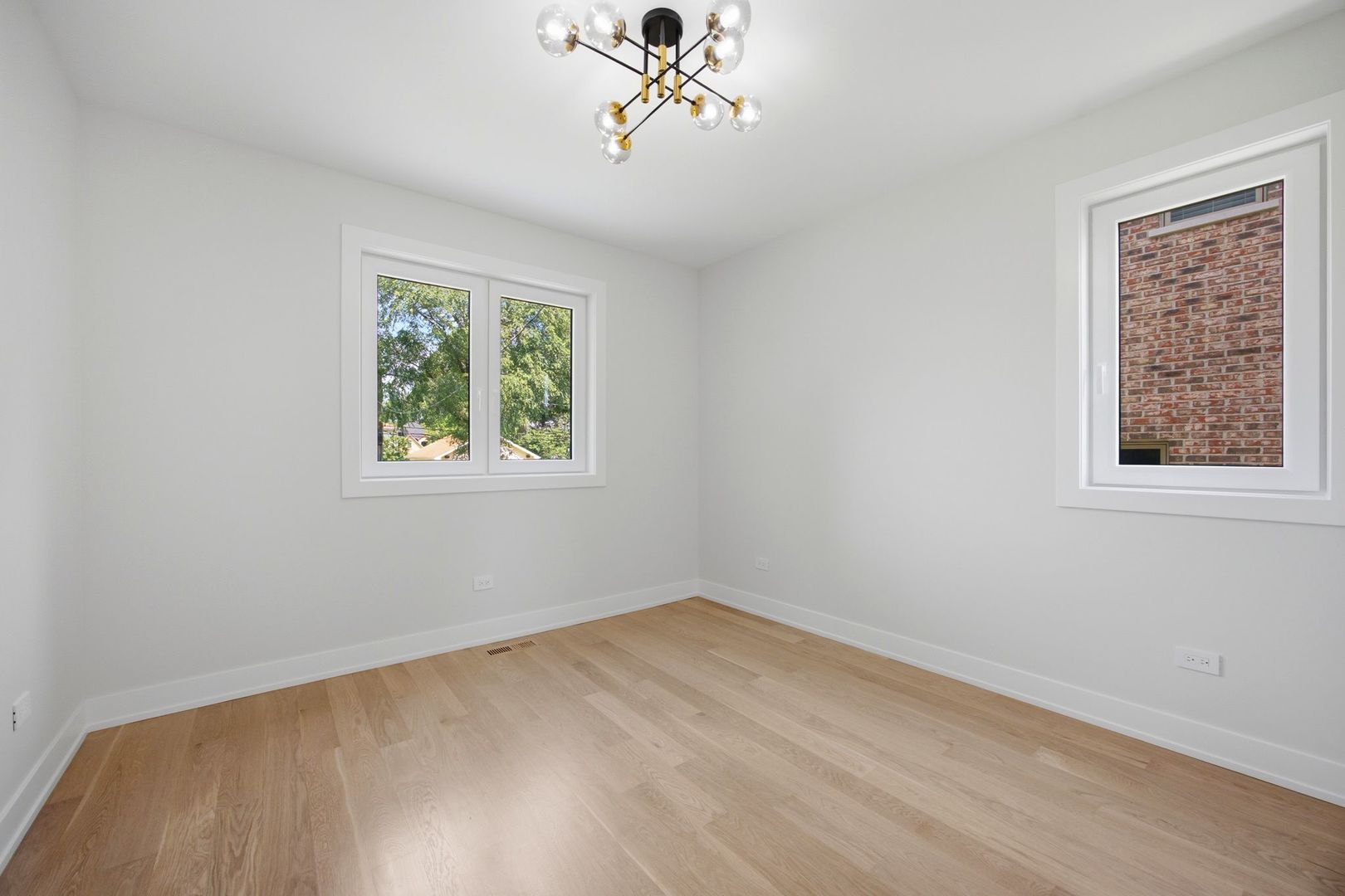 1738 Farwell Avenue Property Photo 23