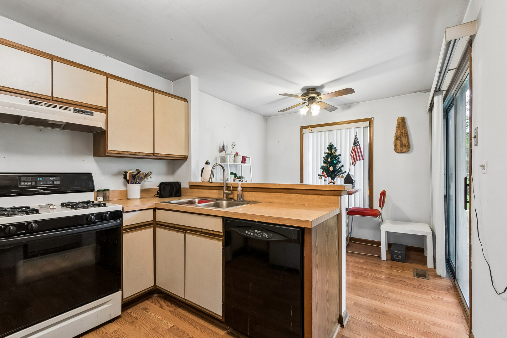 83 Midhurst Court 102a Property Photo 6