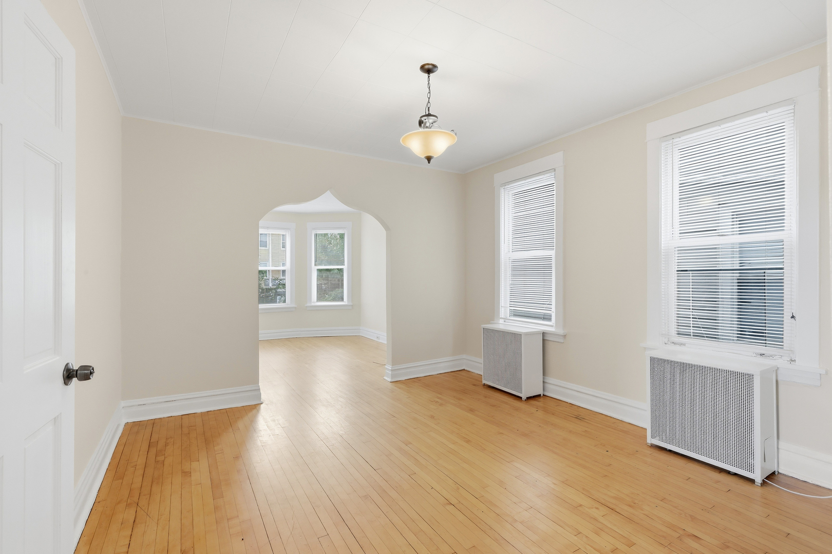 3516 N Cicero Avenue Property Photo 6