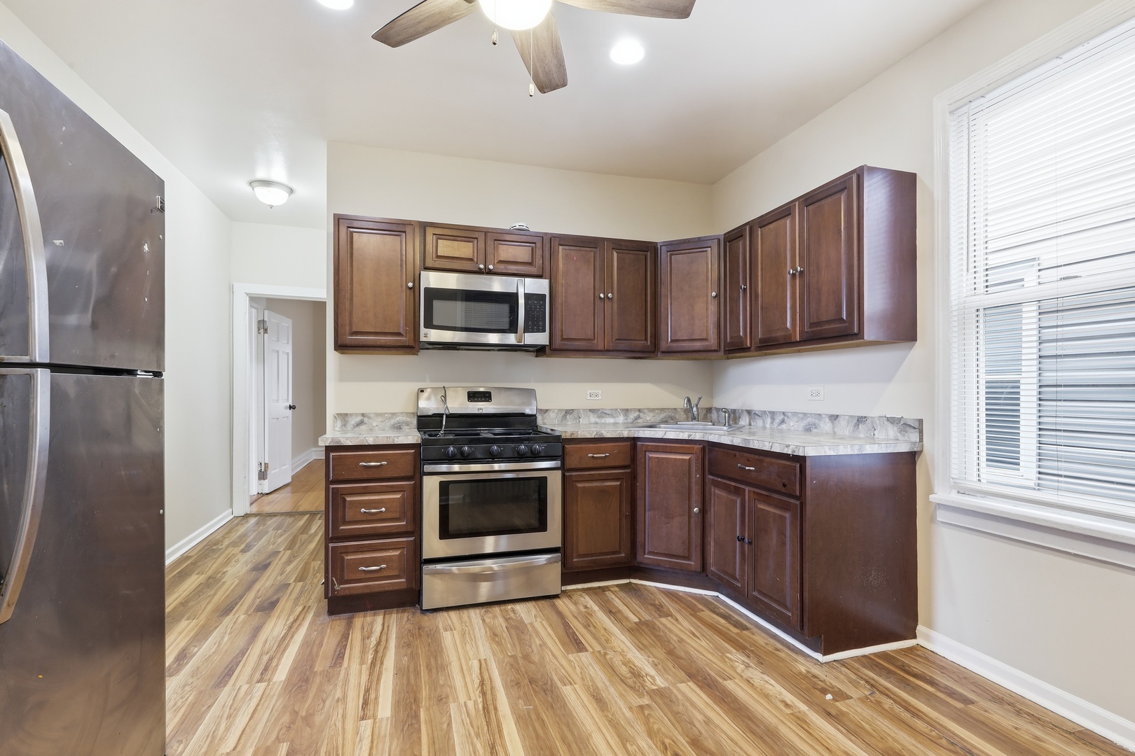 3516 N Cicero Avenue Property Photo 8