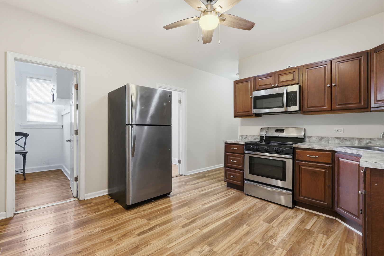 3516 N Cicero Avenue Property Photo 9