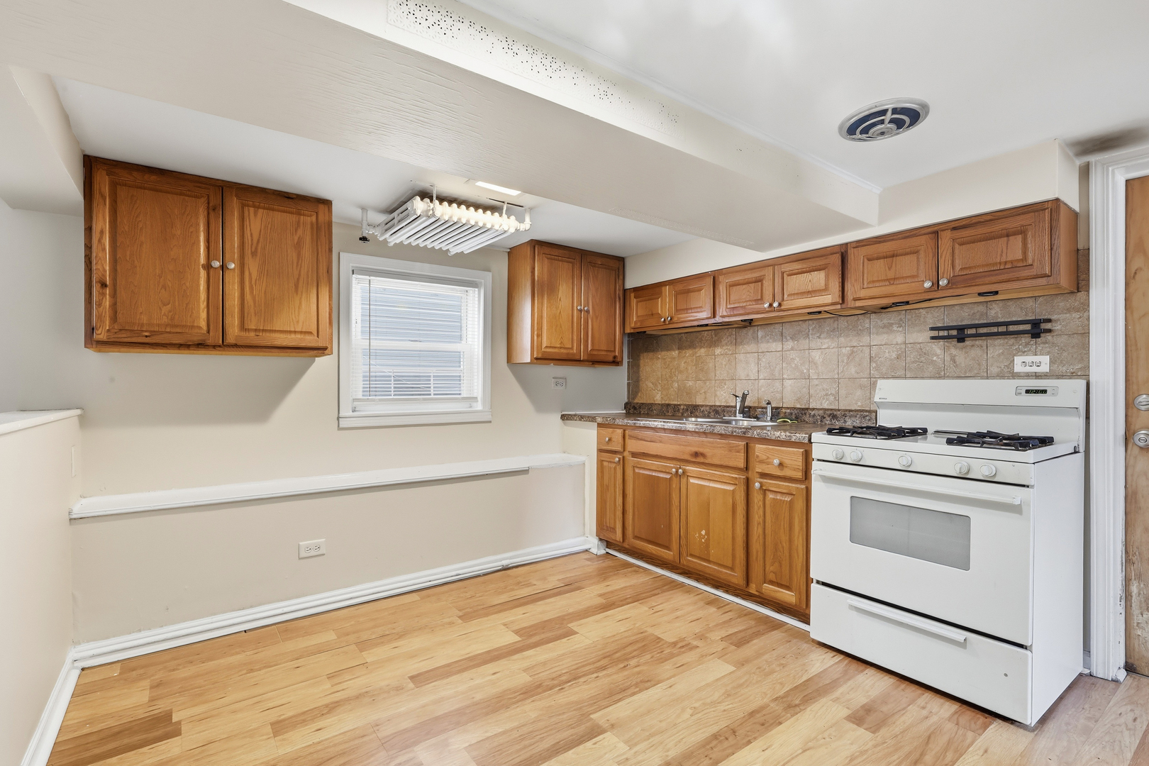 3516 N Cicero Avenue Property Photo 24