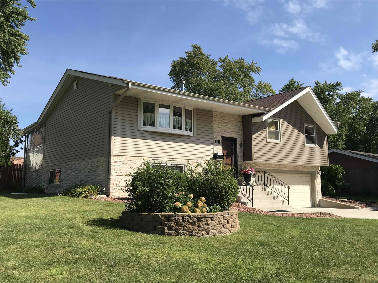 1514 Princeton Lane Property Photo 4