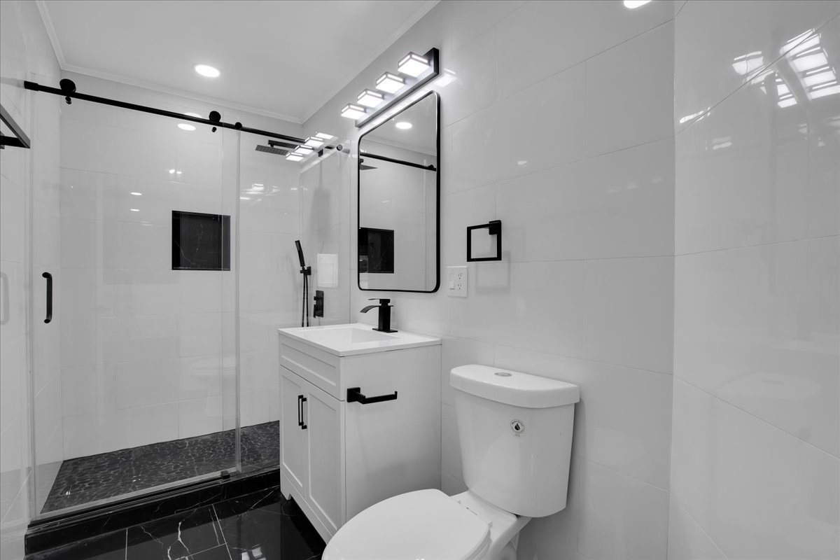 17942 Edwards Avenue Property Photo 16