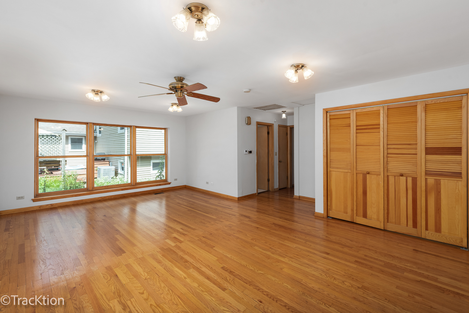 310 Merton Avenue Property Photo 9
