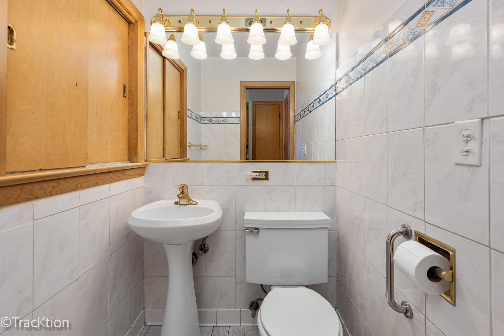 310 Merton Avenue Property Photo 15