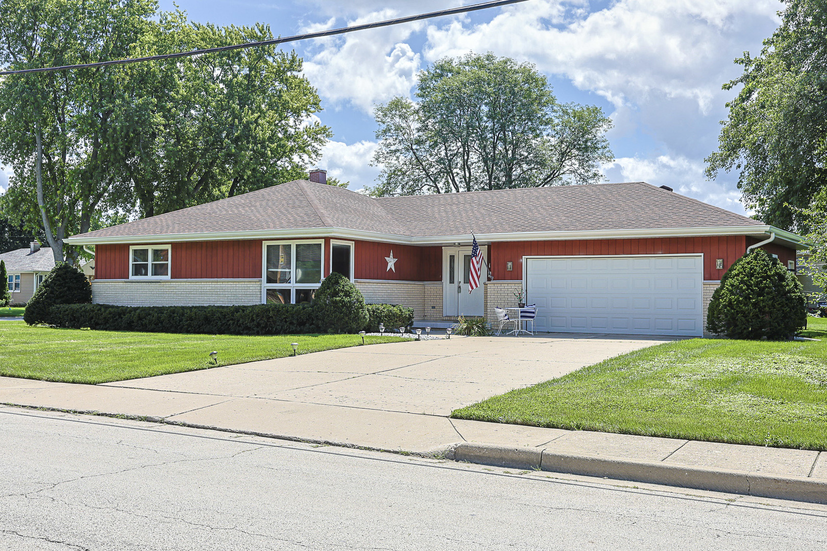 1305 VAN Street Property Photo 1