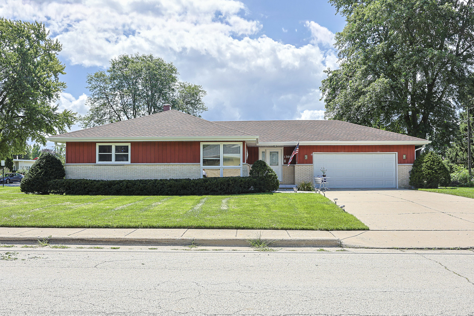 1305 Van Street Property Photo 2