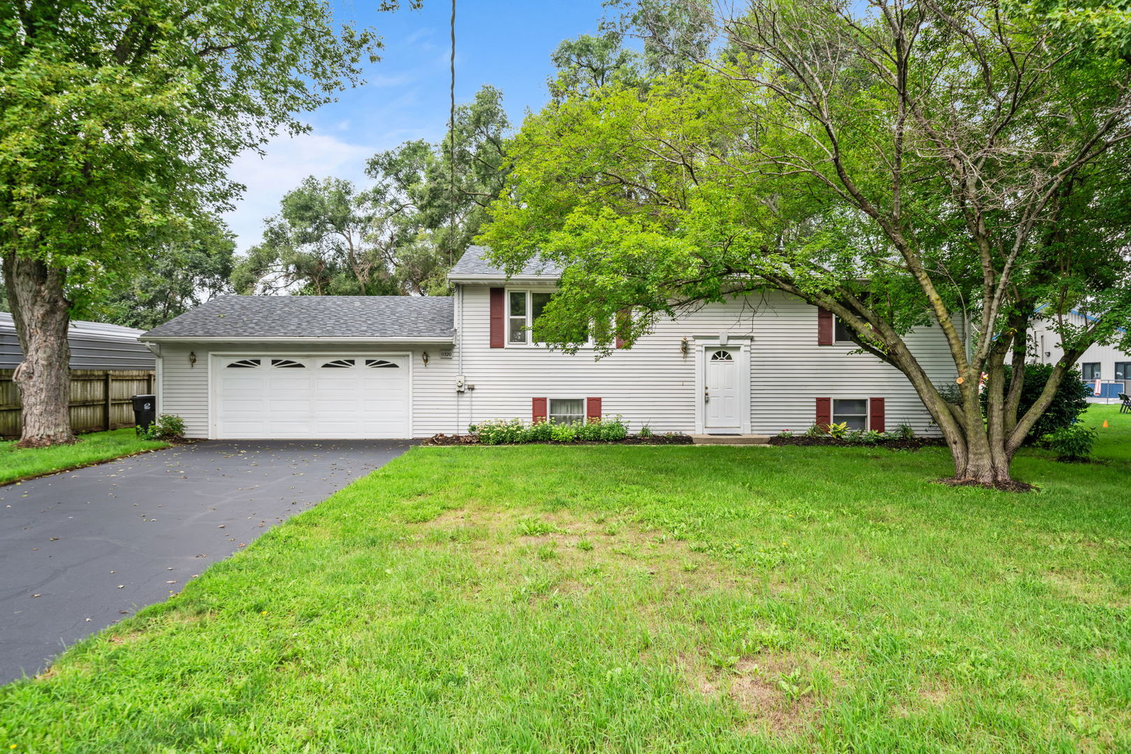 11320 2nd Street Property Photo 2
