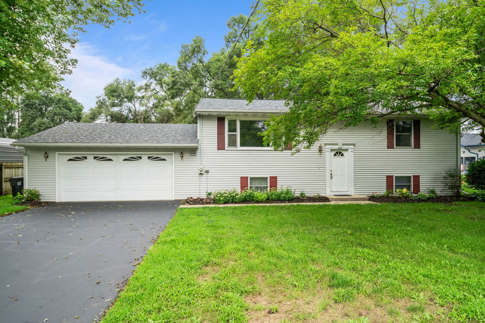 11320 2nd Street Property Photo 4