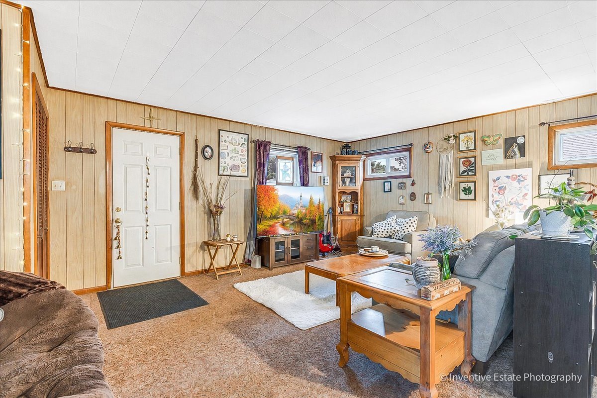 1051 Cottage Place Property Photo 5