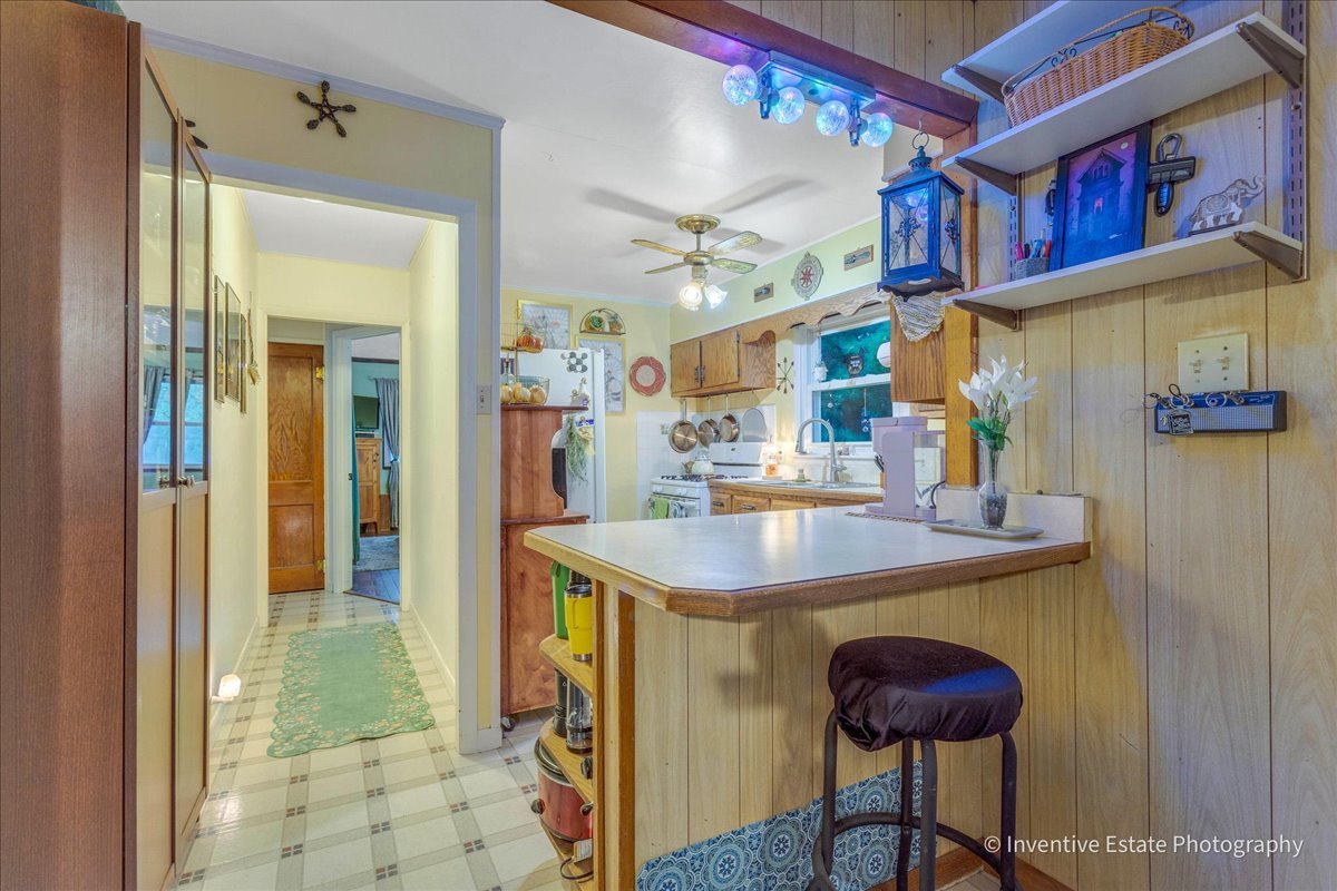 1051 Cottage Place Property Photo 8