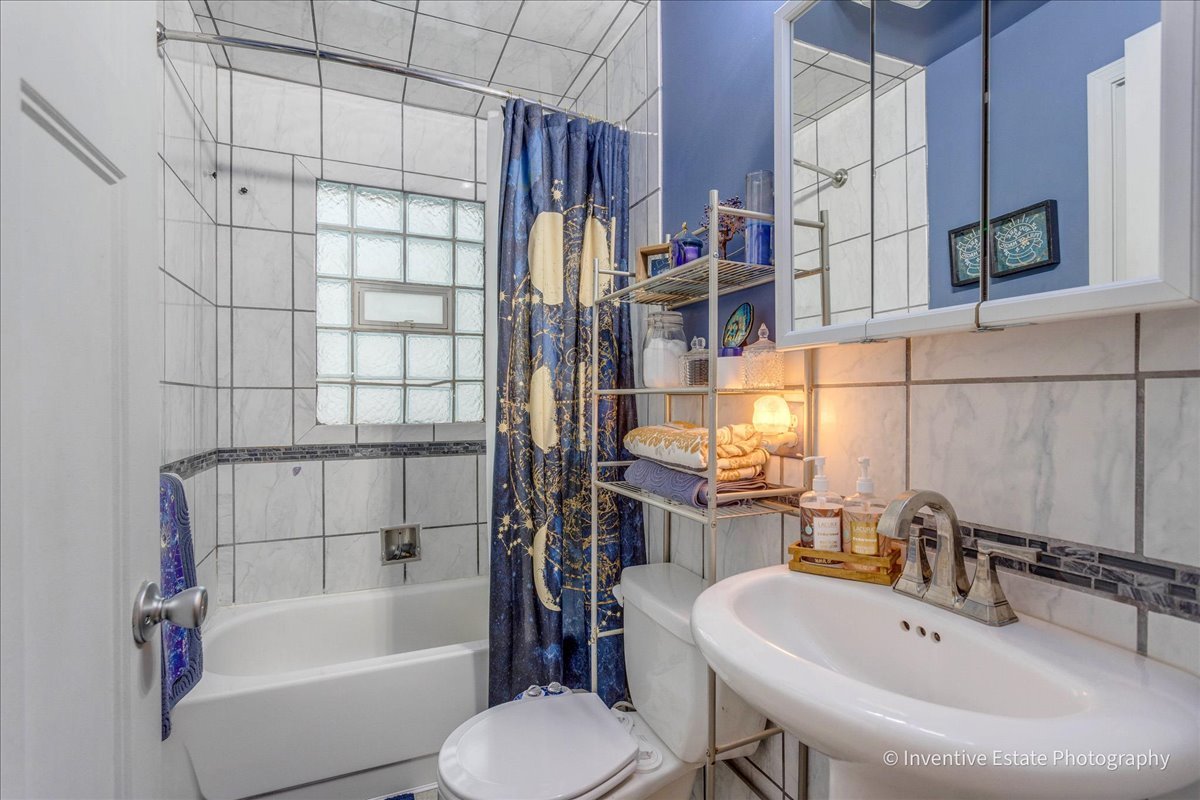 1051 Cottage Place Property Photo 13