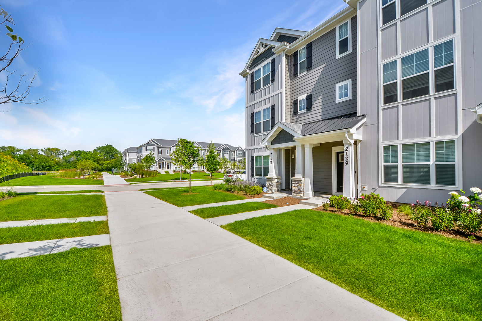 2129 Yellowstone Boulevard Property Photo 4