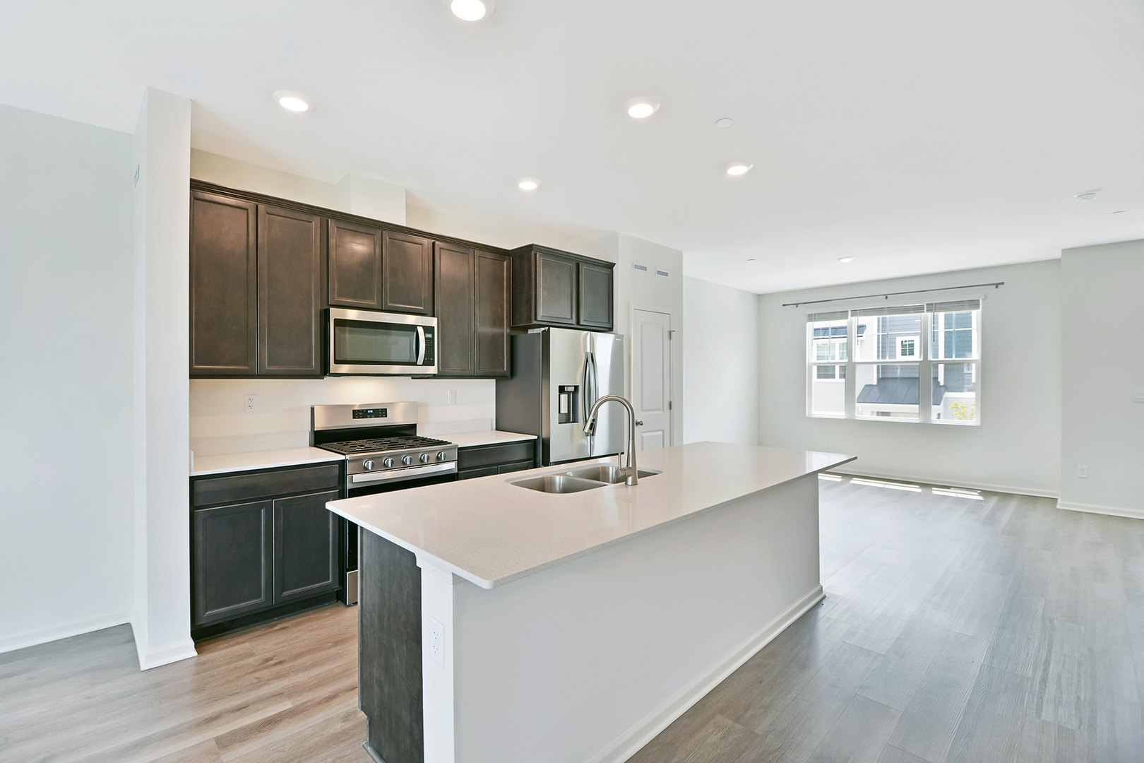 2129 Yellowstone Boulevard Property Photo 9