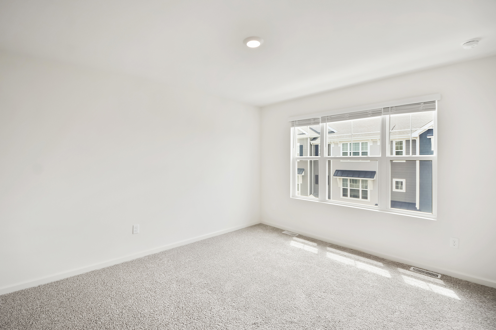 2129 Yellowstone Boulevard Property Photo 17