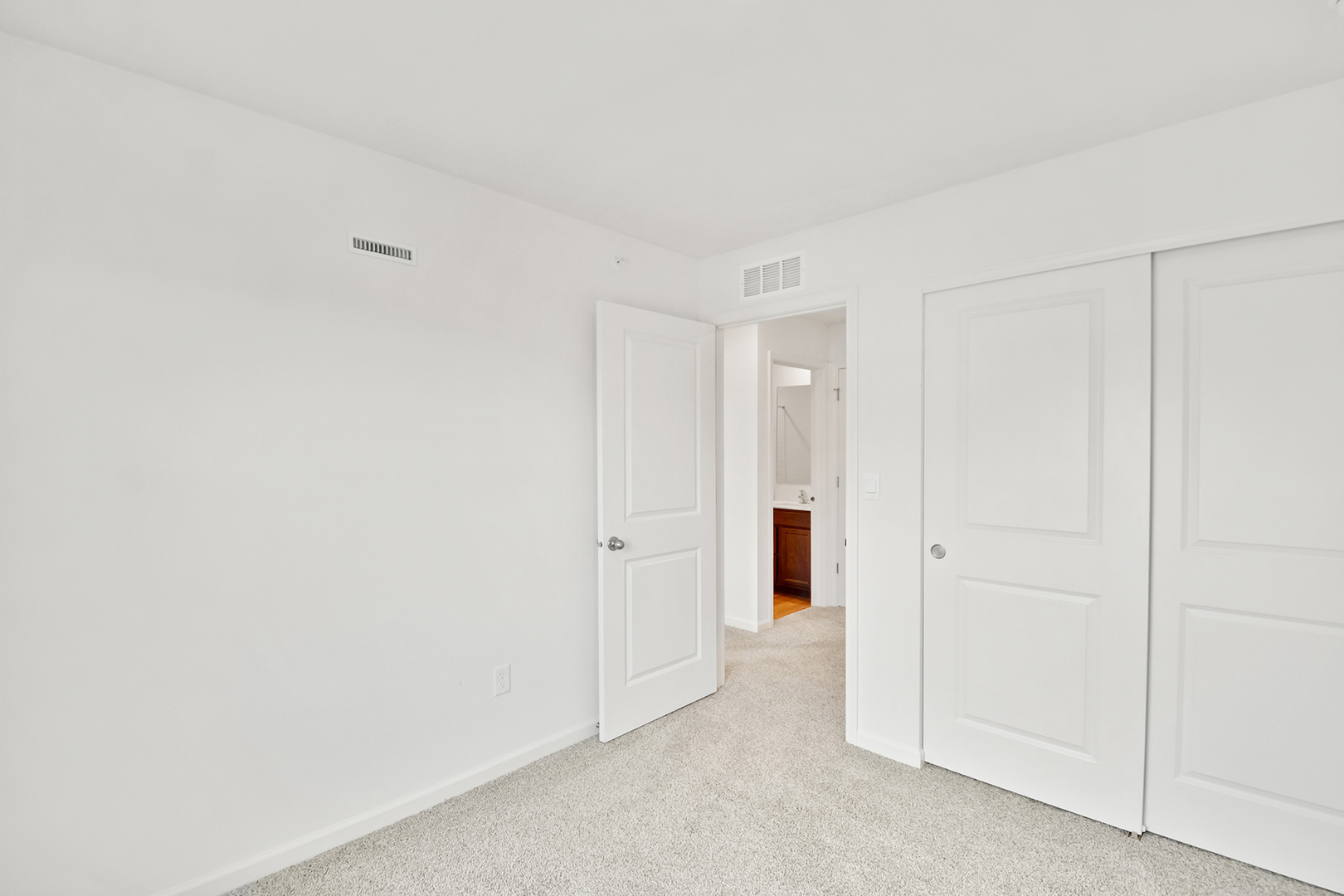 2129 Yellowstone Boulevard Property Photo 22