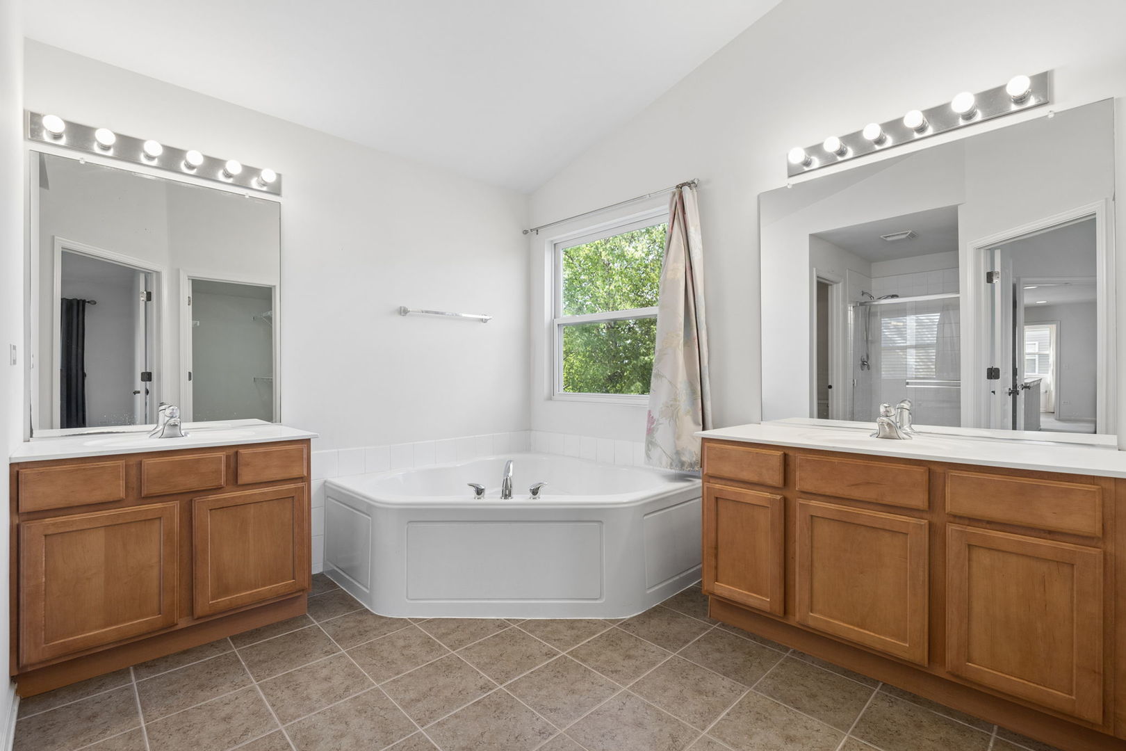 354 Hogan Street Property Photo 19