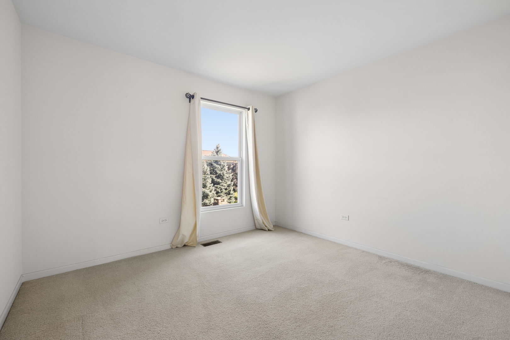 354 Hogan Street Property Photo 25