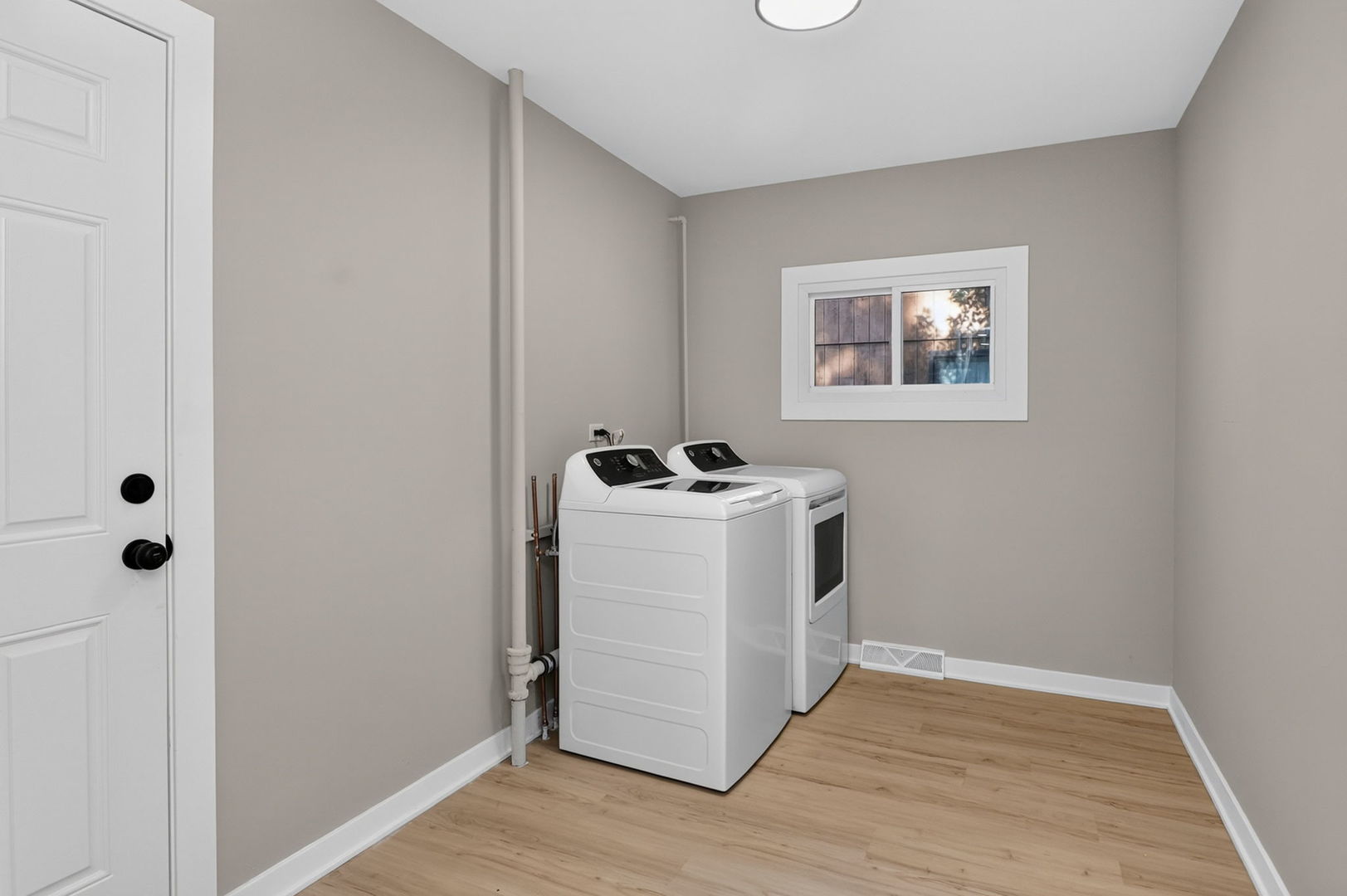 1513 77th Street Property Photo 9