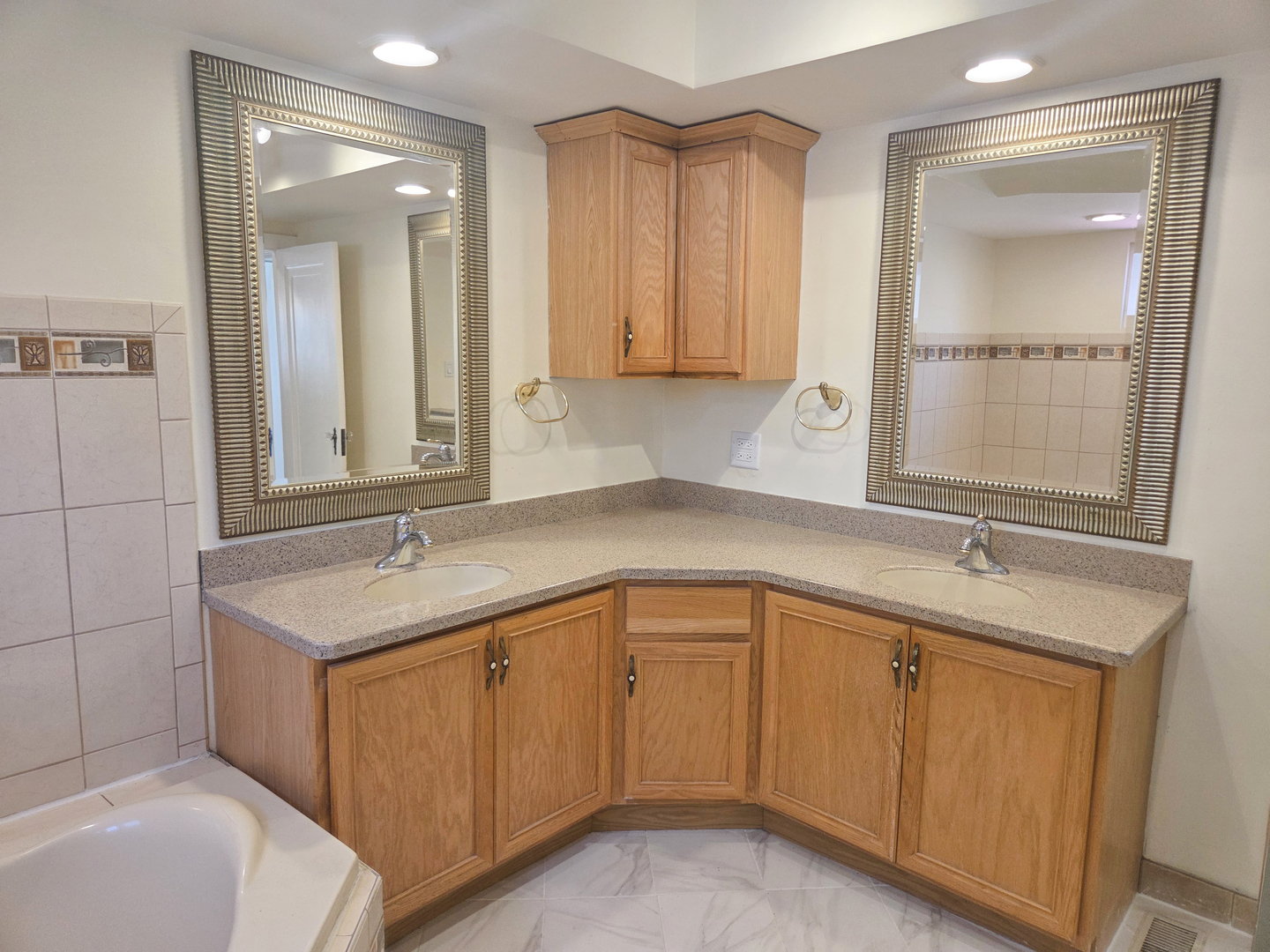 2657 N Sayre Avenue Property Photo 14