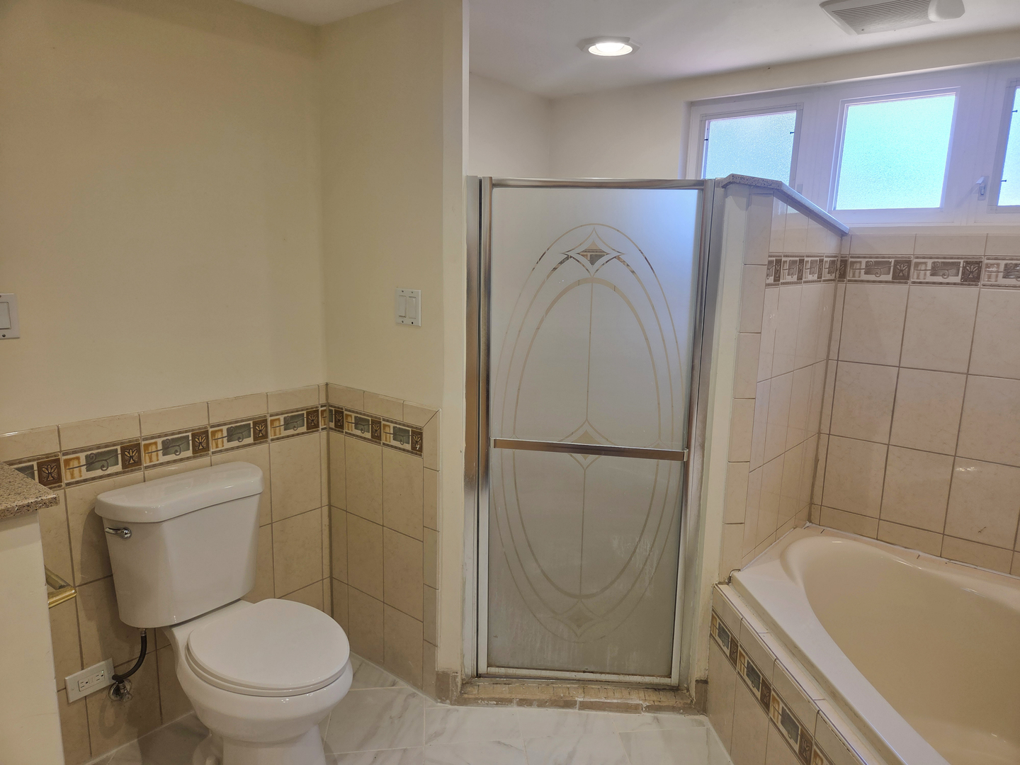 2657 N Sayre Avenue Property Photo 16