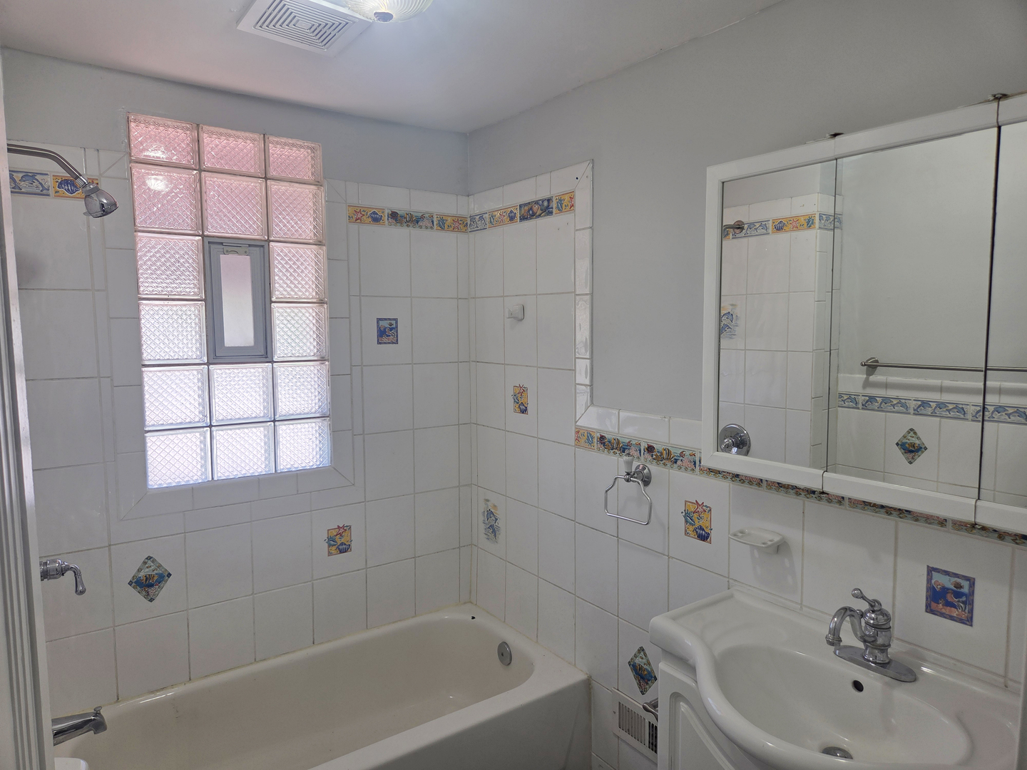 2657 N Sayre Avenue Property Photo 19