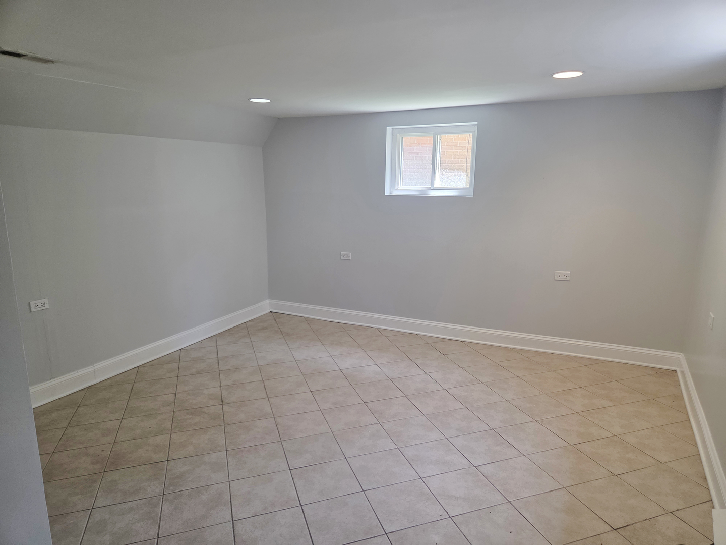 2657 N Sayre Avenue Property Photo 20