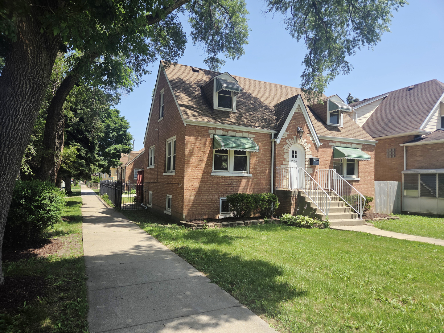 2657 N Sayre Avenue Property Photo 27