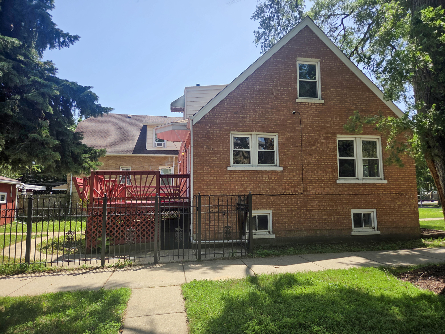 2657 N Sayre Avenue Property Photo 28