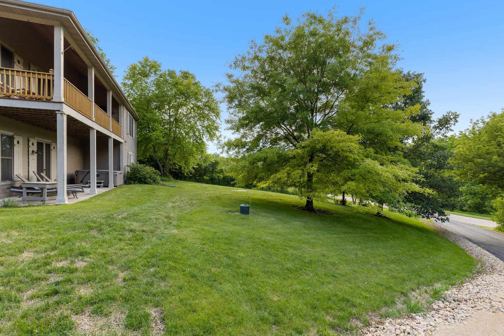 33 Sugarcreek Trail Property Photo 3