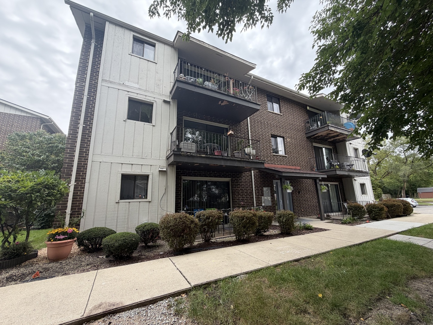 6329 175th Street 2N Property Photo 1