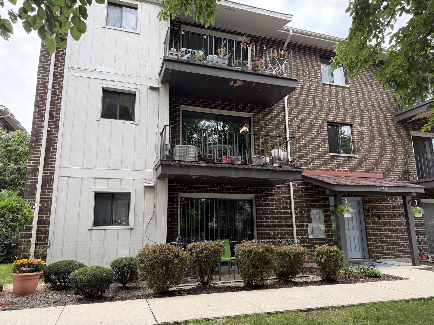 6329 175th Street 2n Property Photo 2