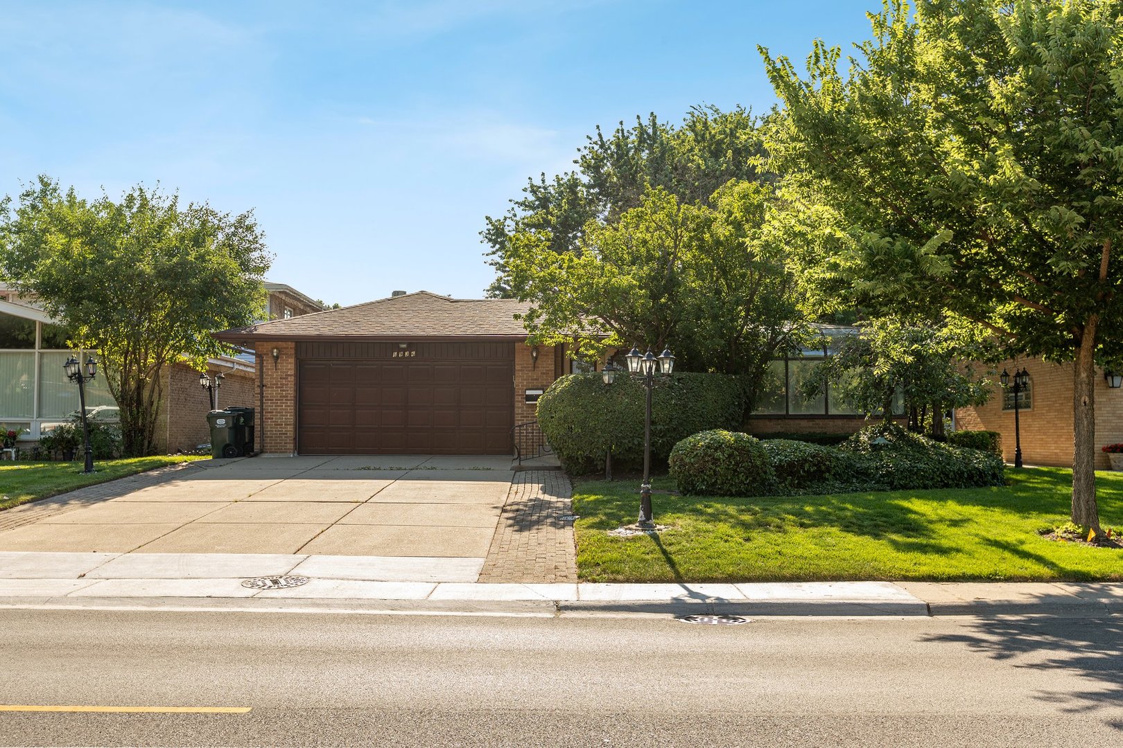 6936 N Kostner Avenue Property Photo 1