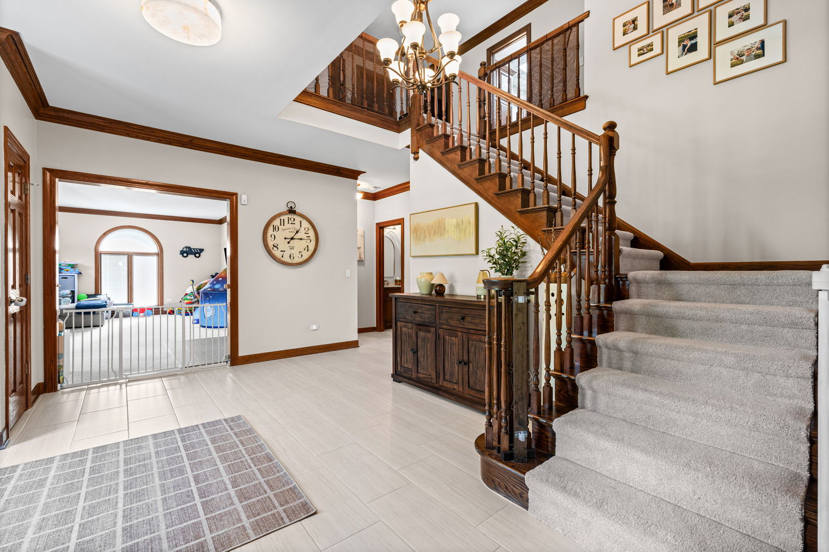 5657 Oakwood Circle Property Photo 3