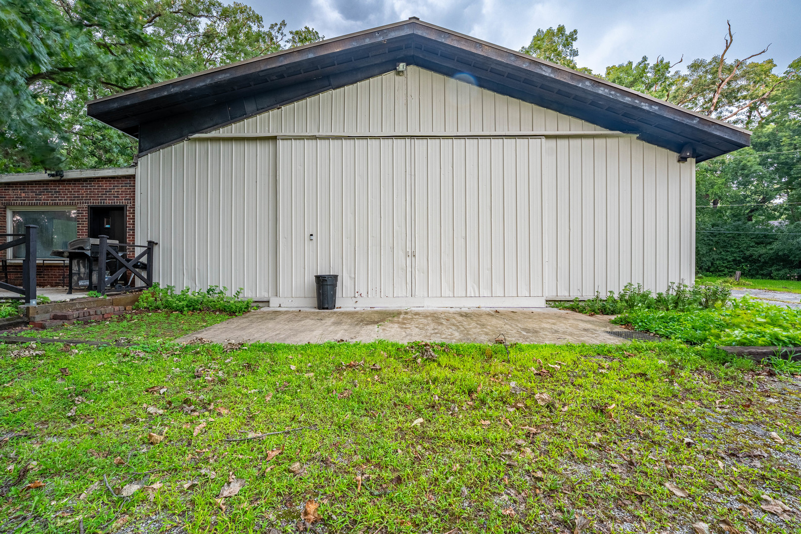 22620 Cottage Grove Avenue Property Photo 2
