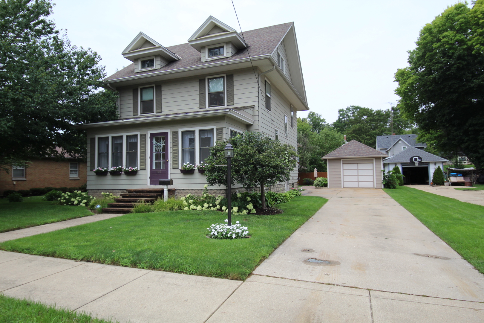 410 E Hurlbut Property Photo 2