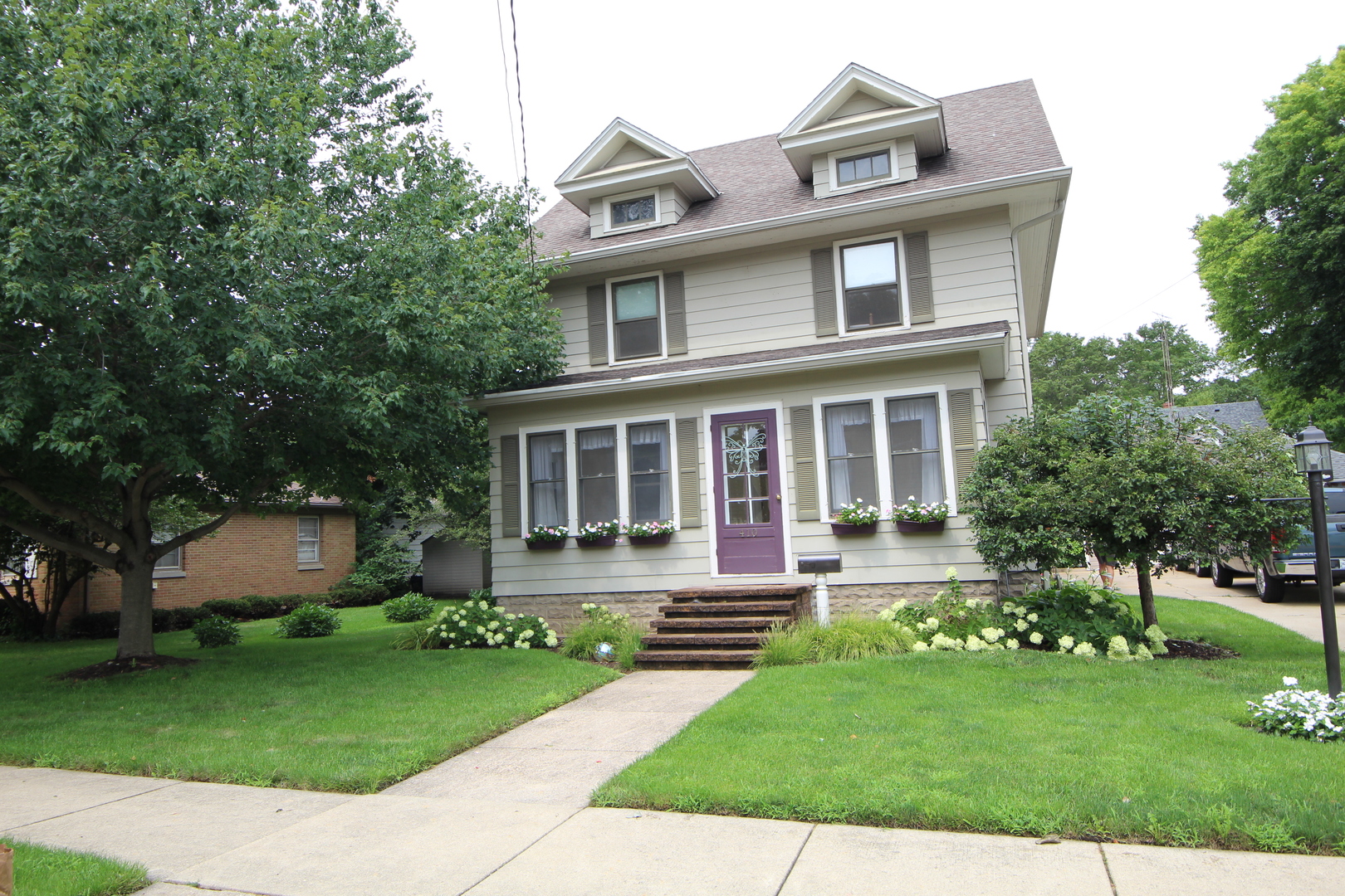 410 E Hurlbut Property Photo 10