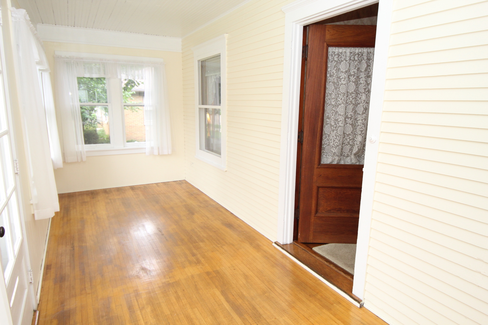 410 E Hurlbut Property Photo 15