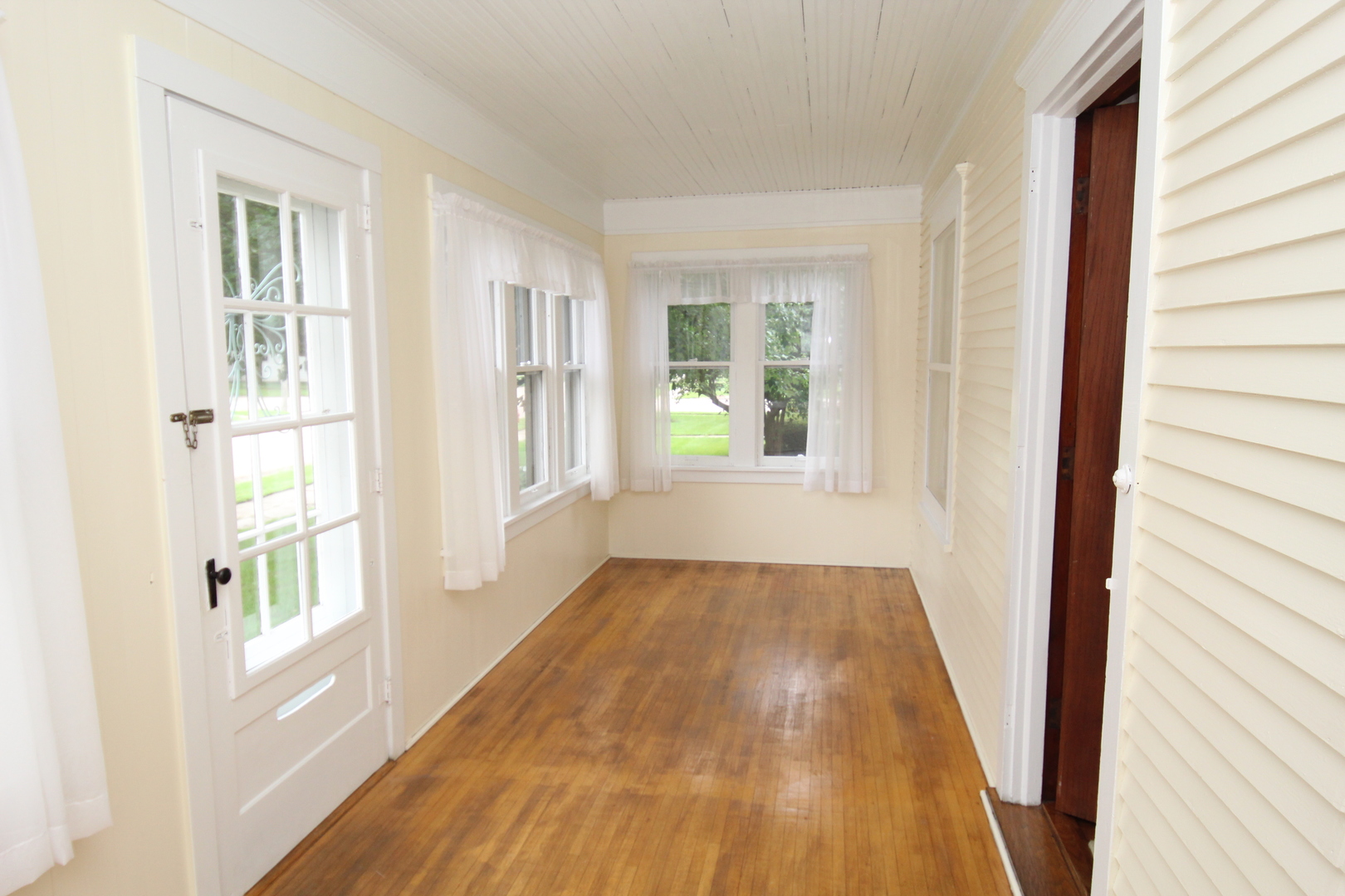 410 E Hurlbut Property Photo 16