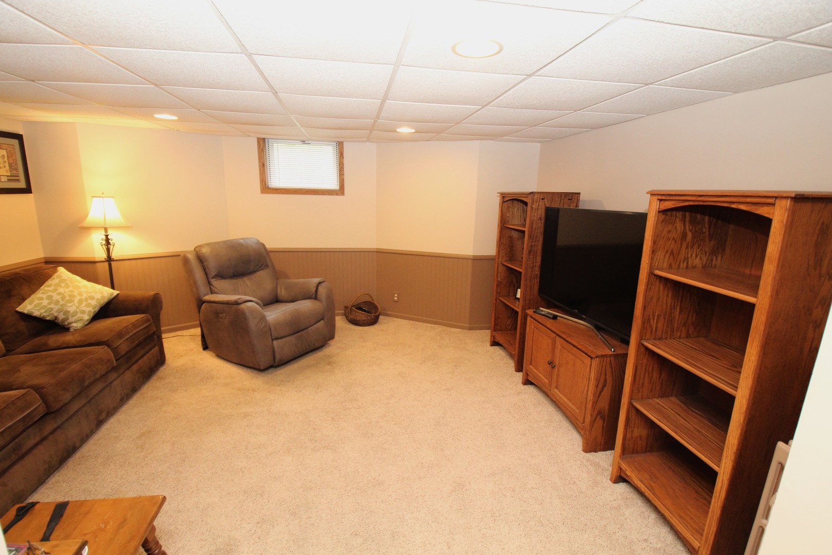 410 E Hurlbut Property Photo 35