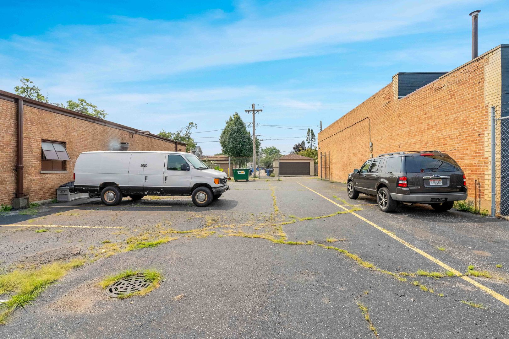 4511 W Belmont Avenue Property Photo 4