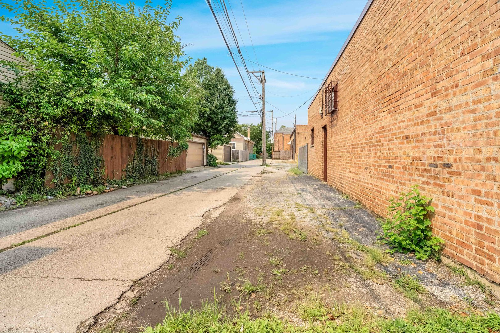 4511 W Belmont Avenue Property Photo 8
